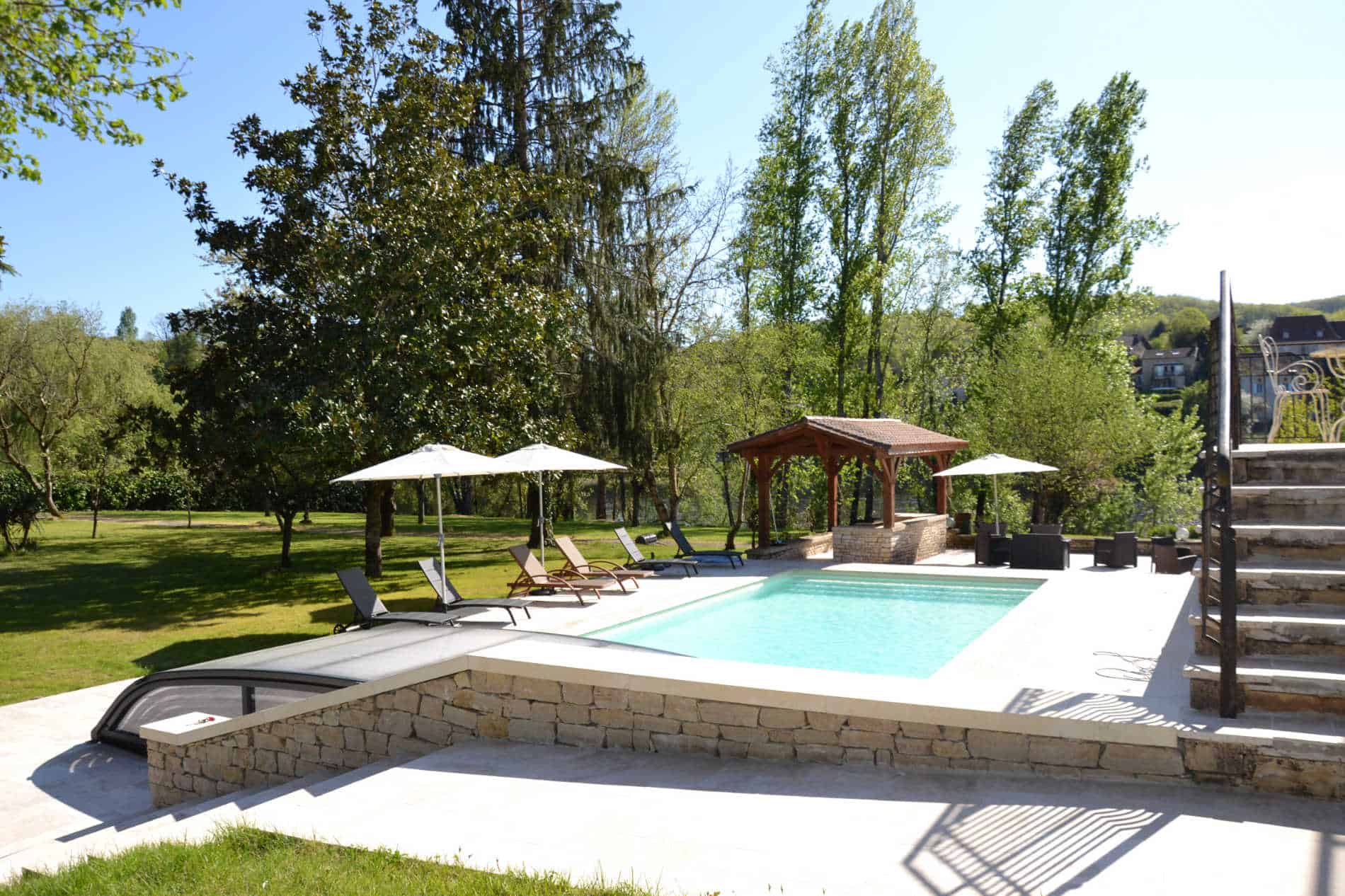 port d’enveaux / chambres d’hôtes Dordogne avec piscine.