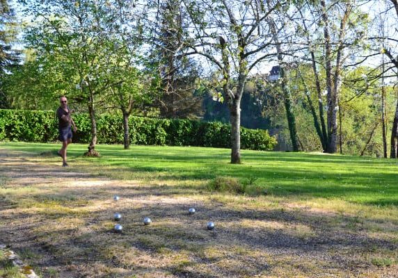 Pétanque en chambres d’hôtes Dordogne en bord de rivière Sarlat