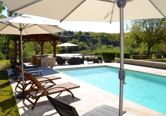 chambres d’hôtes Dordogne avec piscine en bord de rivière